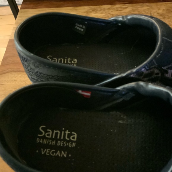 Sanita Women's Black and Purple Floral/Paisley Danish Clogs - Picture 4 of 6